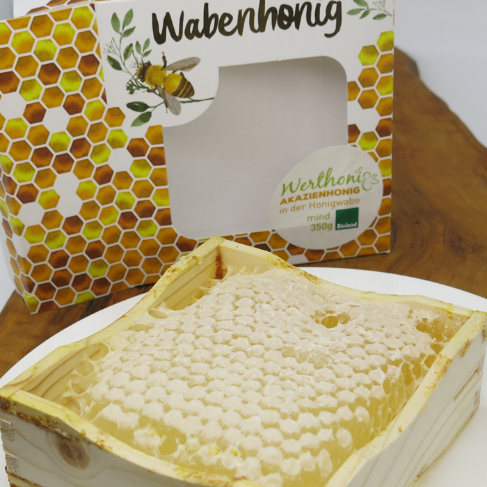 Akazien-Wabenhonig<sub>in der Naturwabe</sub> 4 Akazien-Wabenhonig<sub>in der Naturwabe</sub> – Bild 4