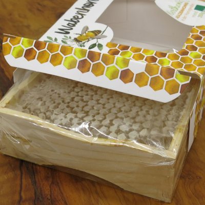 Akazien-Wabenhonig<sub>in der Naturwabe</sub> – Bild 3